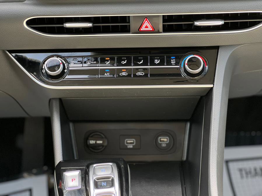 Used 2023 Hyundai Sonata SE w/ Preferred Accessory Package image 22