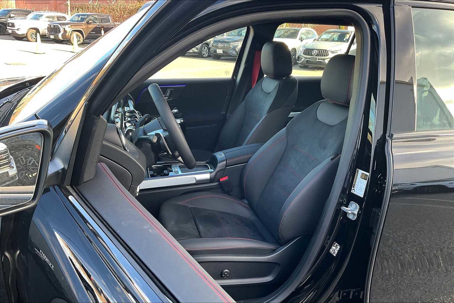 New 2025 Mercedes-Benz GLB 35 AMG 4MATIC image 14