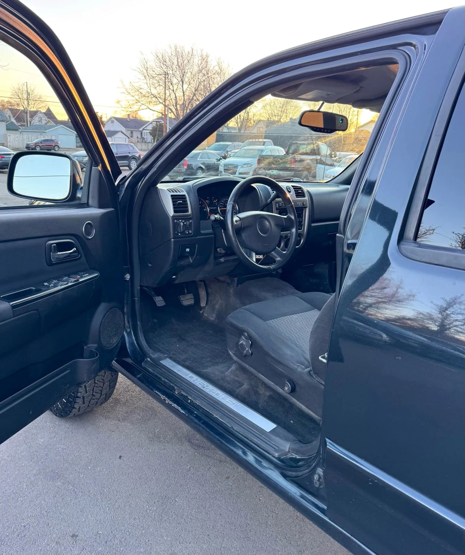 Used 2009 Chevrolet Colorado LT w/ LT Preferred Equipment Group AWD/4WD image 8