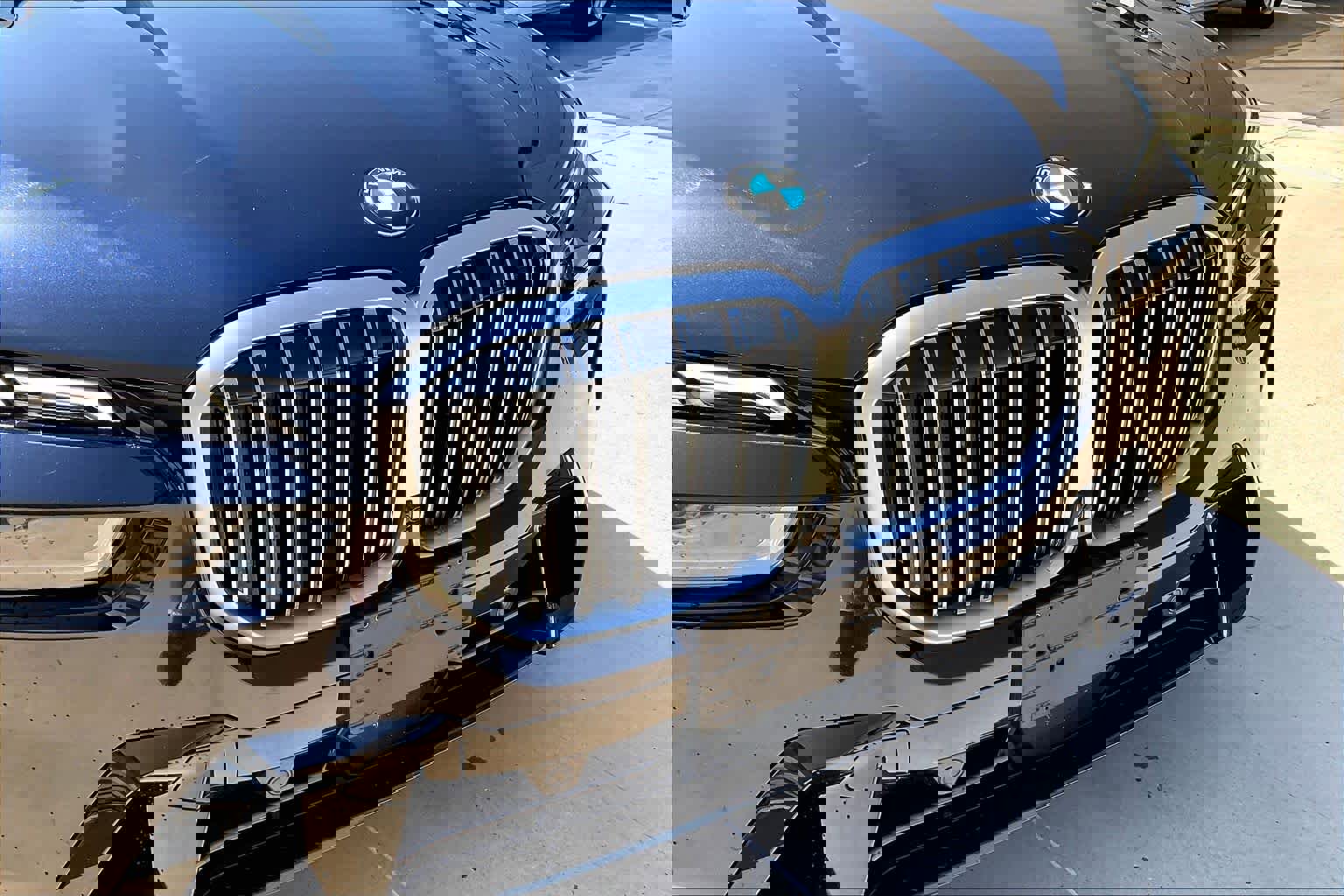 Used 2025 BMW X7 xDrive40i w/ M Sport Package image 30