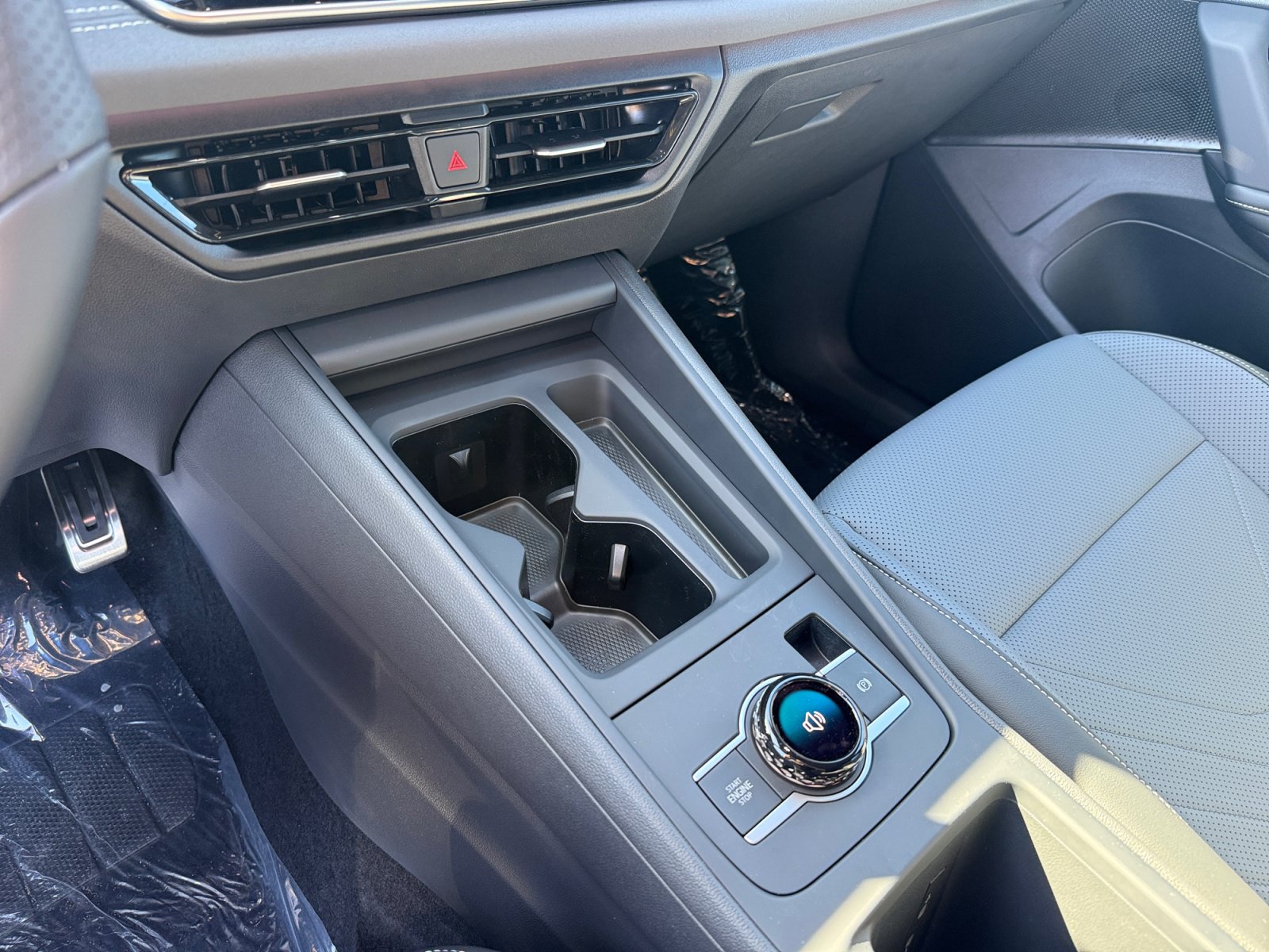 New 2026 Volkswagen Tiguan SE R-Line AWD/4WD image 13