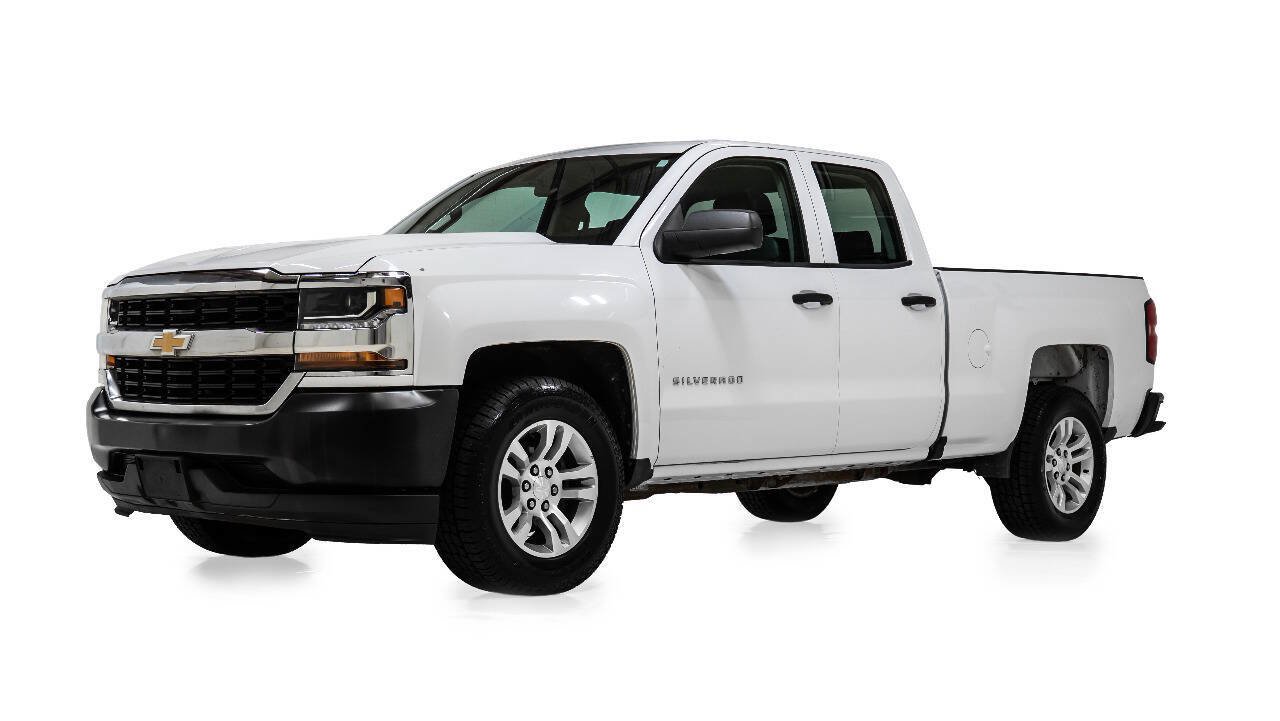 Used 2018 Chevrolet Silverado 1500 W/T RWD image 2