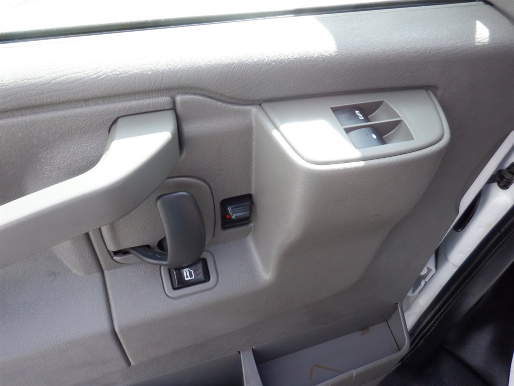 Used 2020 GMC Savana 2500 w/ Driver Convenience Package RWD image 16