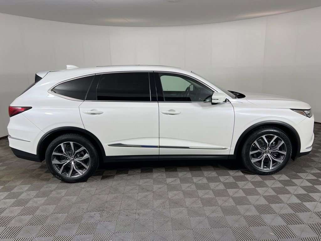 Used 2023 Acura MDX SH-AWD w/ Technology Package image 4