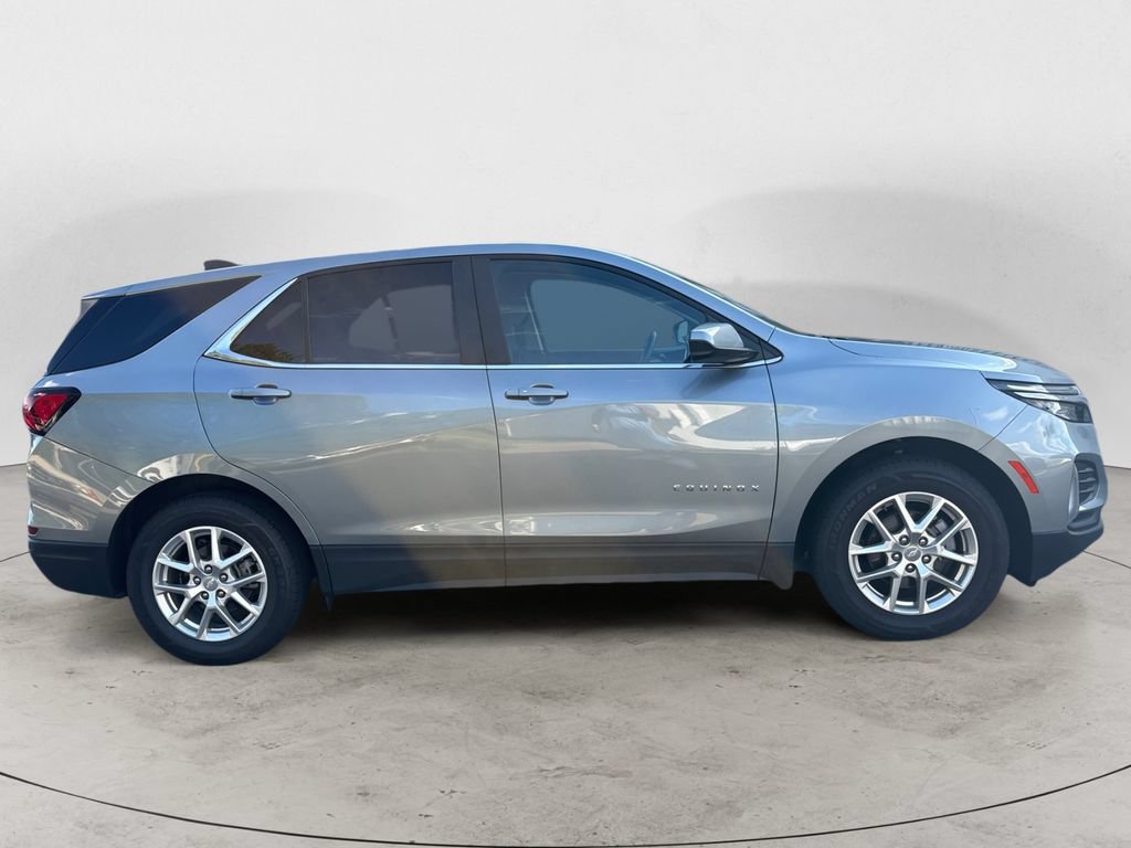 Used 2024 Chevrolet Equinox LT AWD/4WD image 2