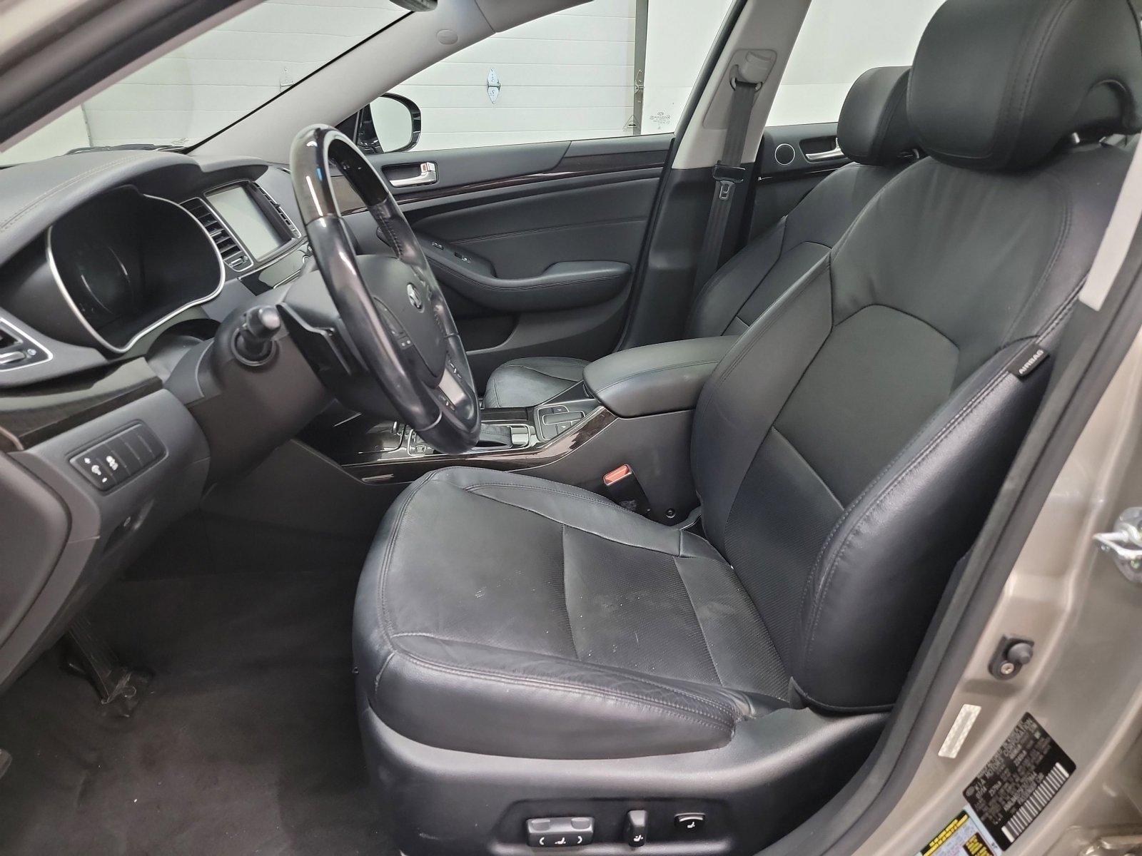 Used 2015 Kia Cadenza Premium image 12