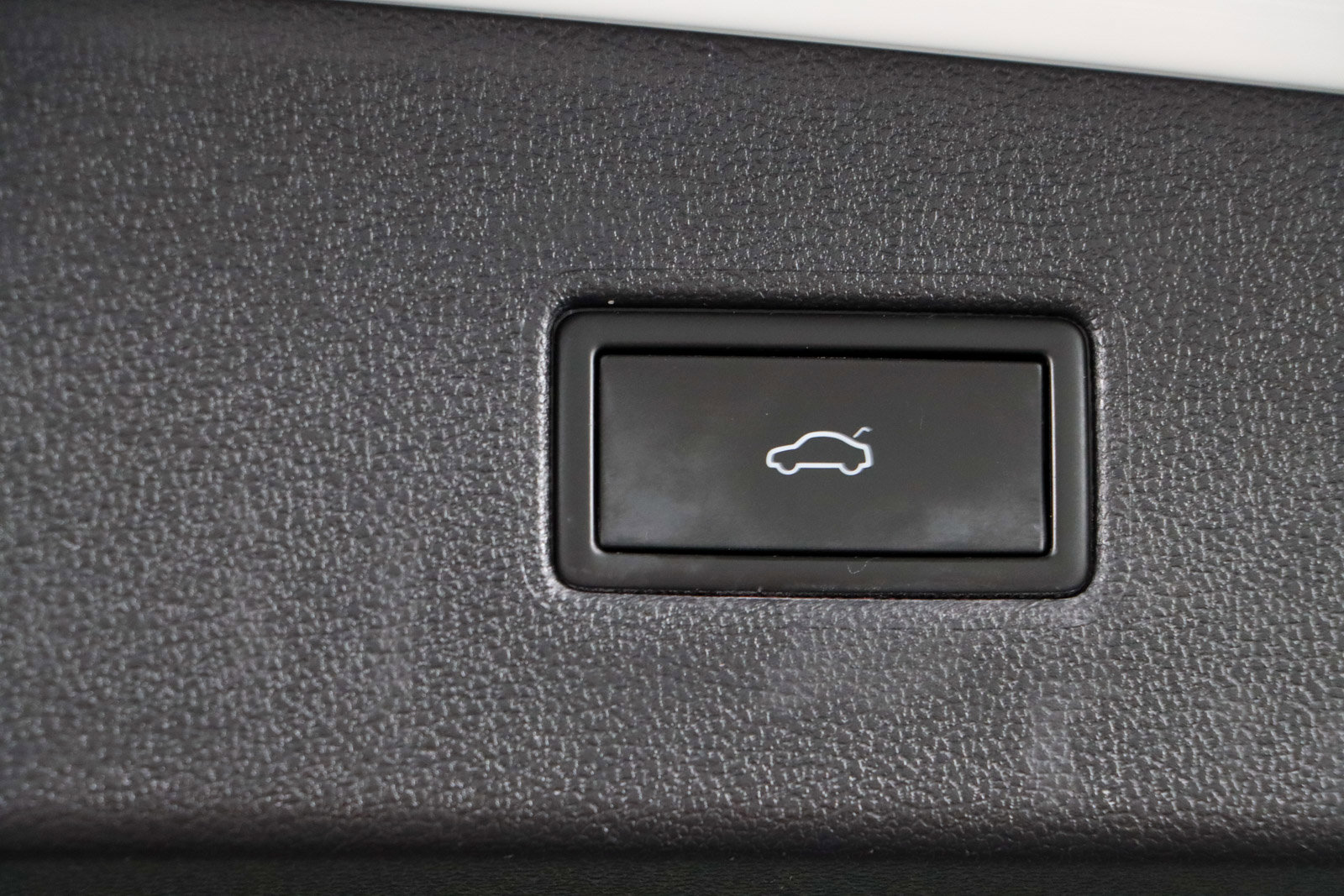 Used 2022 Volkswagen Tiguan SE AWD/4WD image 30