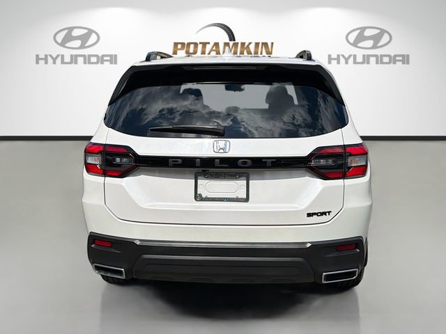 Used 2023 Honda Pilot Sport image 6
