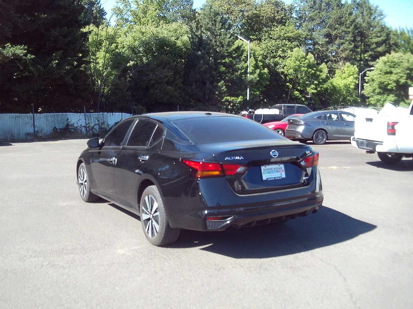 Used 2021 Nissan Altima 2.5 SV AWD/4WD image 3