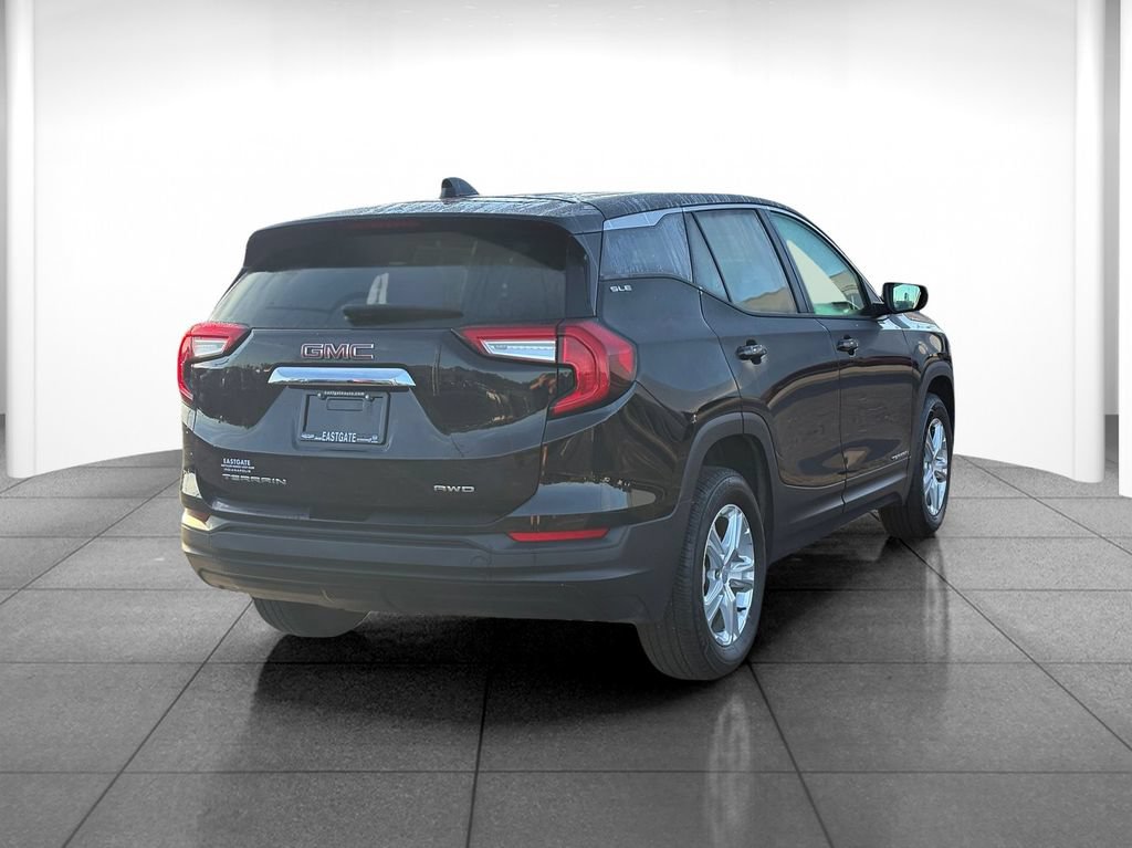 Used 2024 GMC Terrain SLE AWD/4WD image 7
