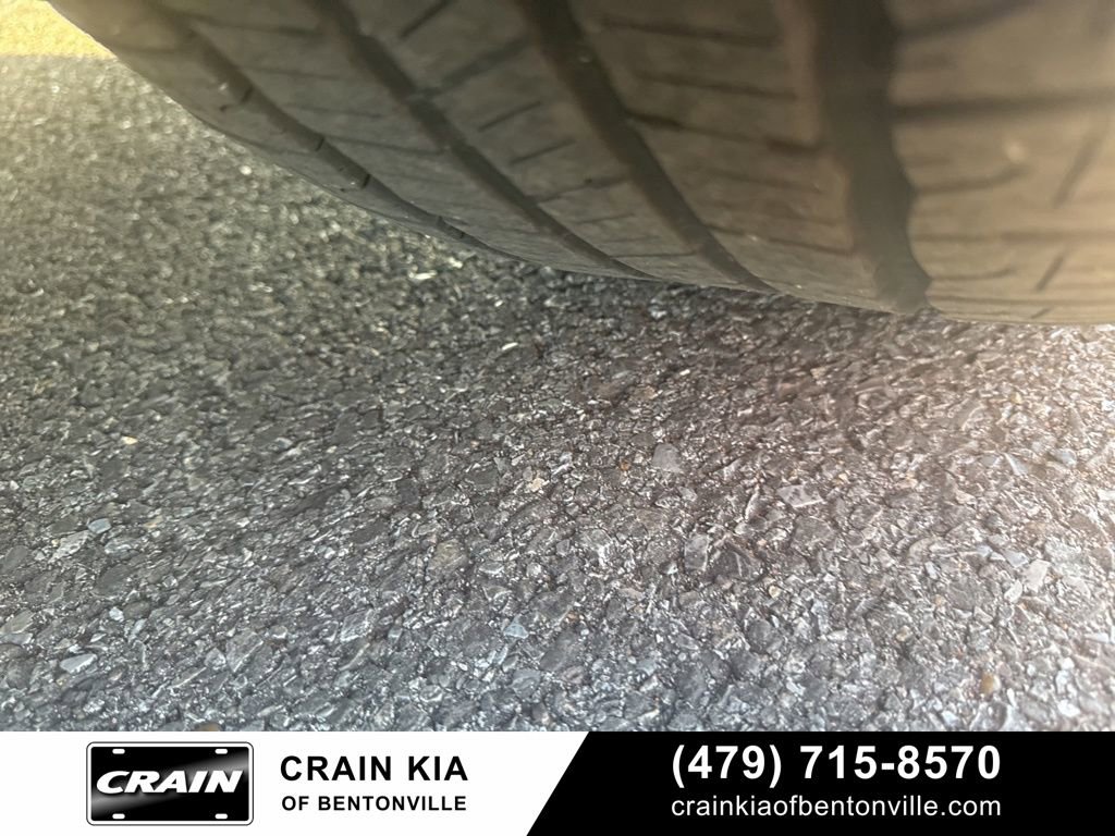 Used 2013 Chrysler 200 Touring FWD image 37