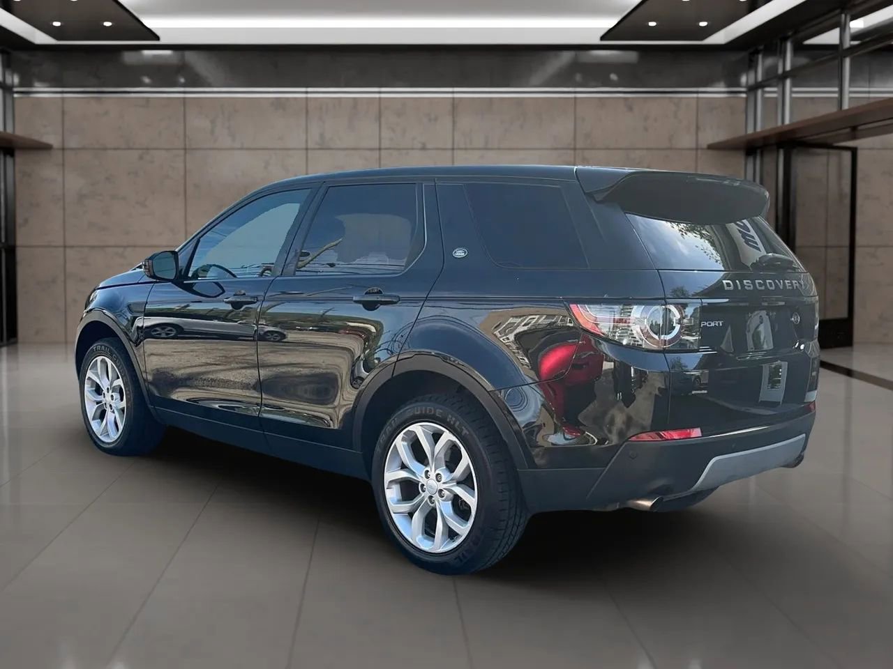 Used 2015 Land Rover Discovery Sport HSE AWD/4WD image 4