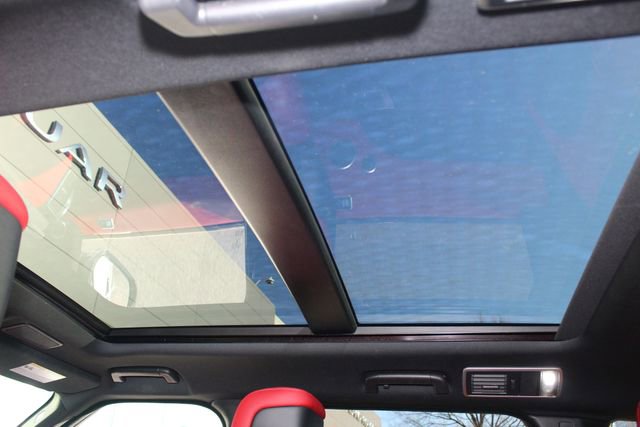 Used 2022 Land Rover Range Rover Sport HST image 25