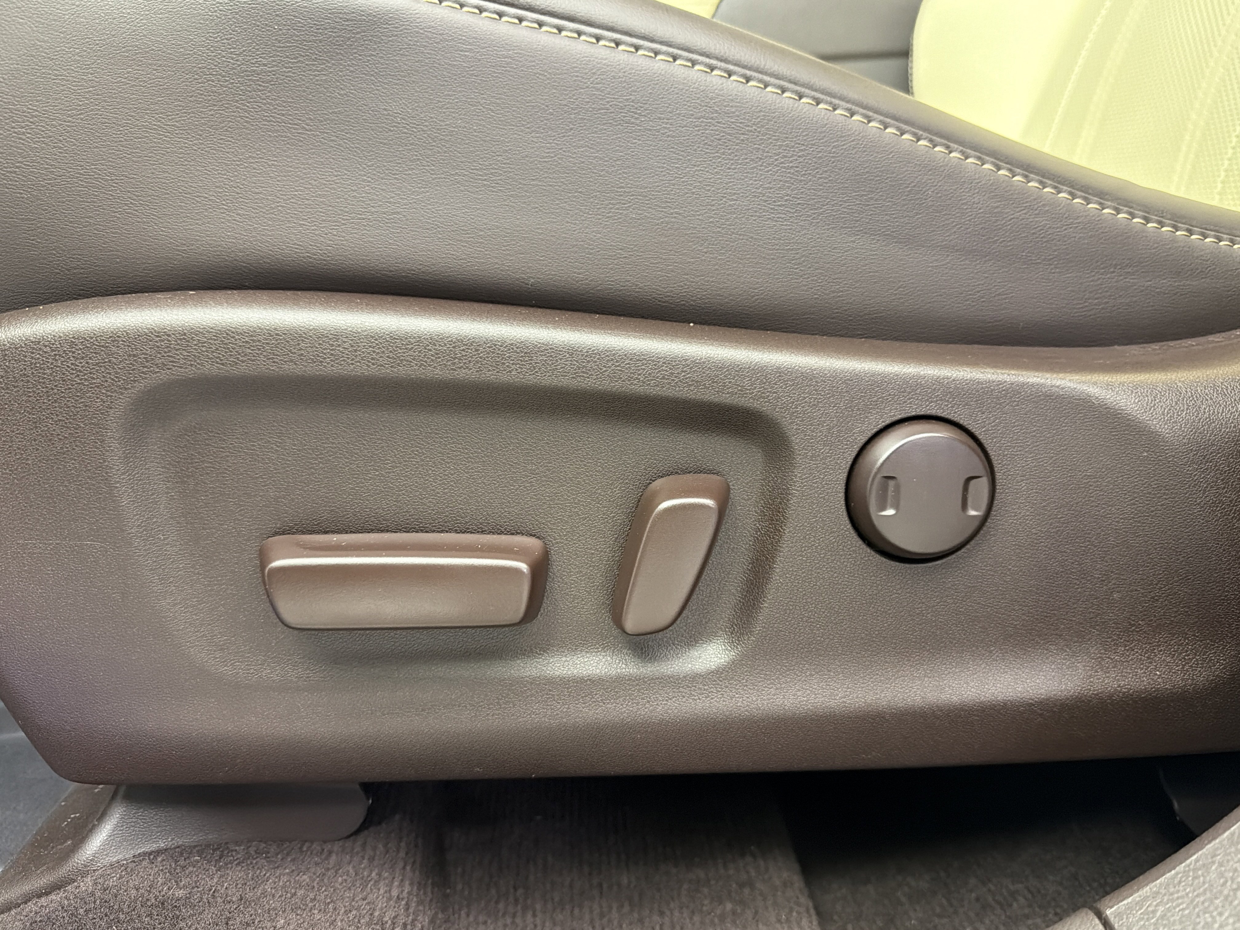 Used 2019 Lexus RX 450h AWD w/ Navigation Package image 11