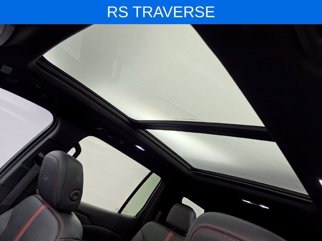 Used 2024 Chevrolet Traverse RS FWD image 12