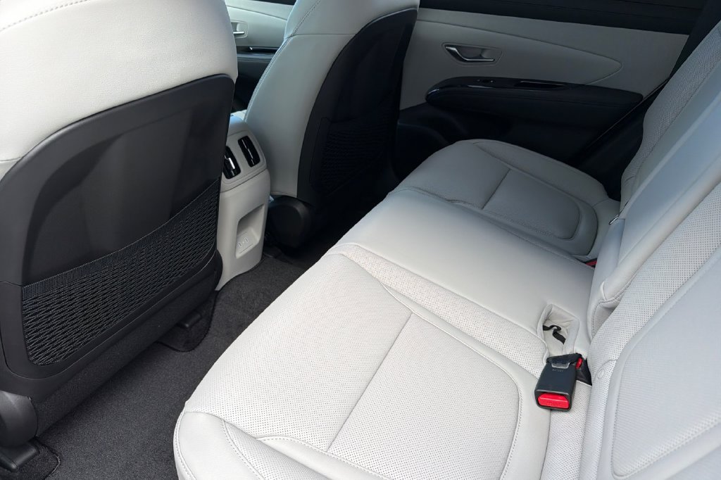 New 2026 Hyundai Tucson Limited AWD/4WD image 9