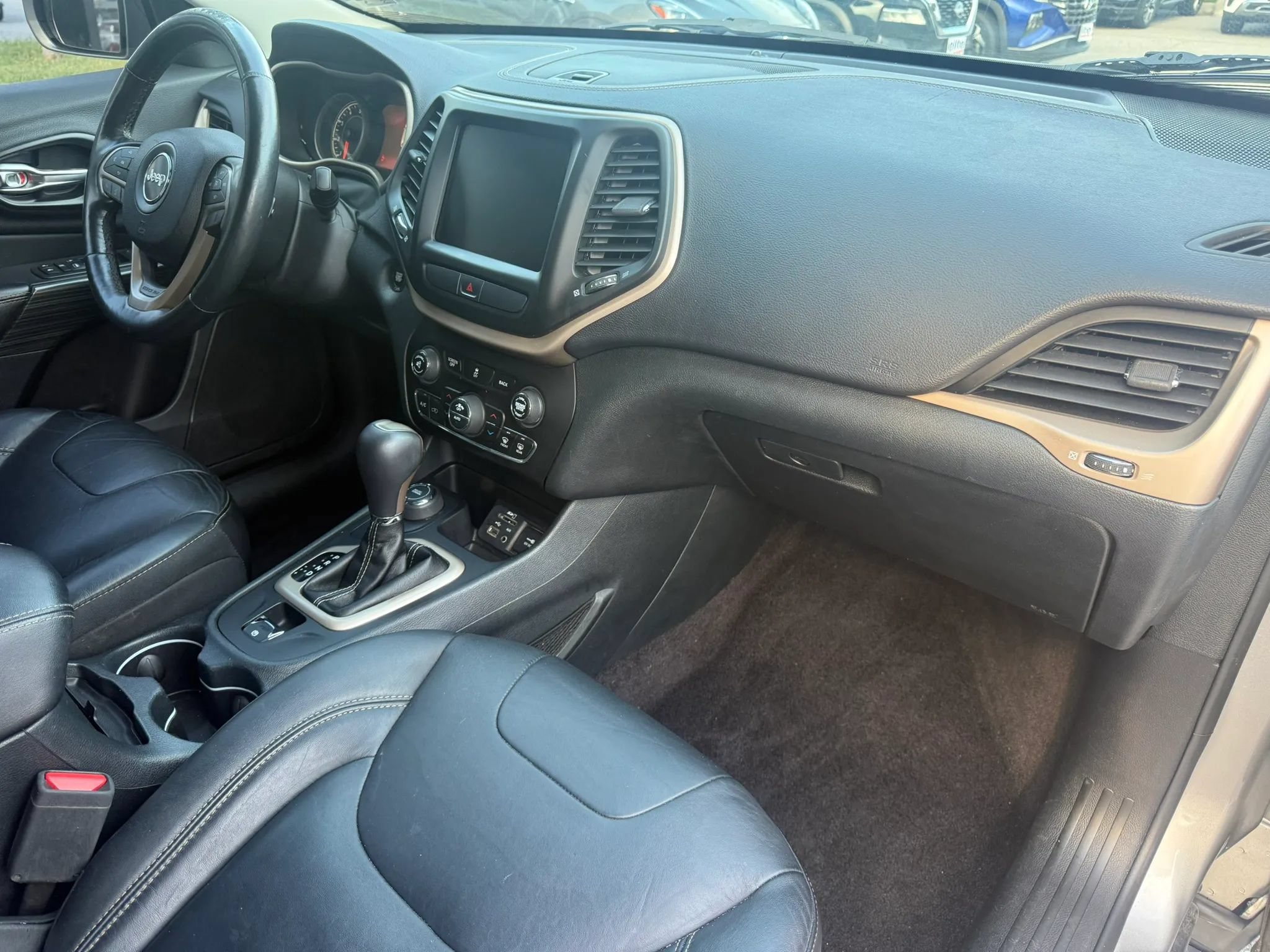 Used 2016 Jeep Cherokee Limited AWD/4WD image 19