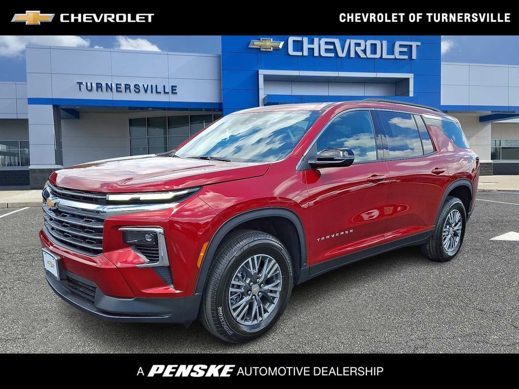 New 2025 Chevrolet Traverse LT image 1