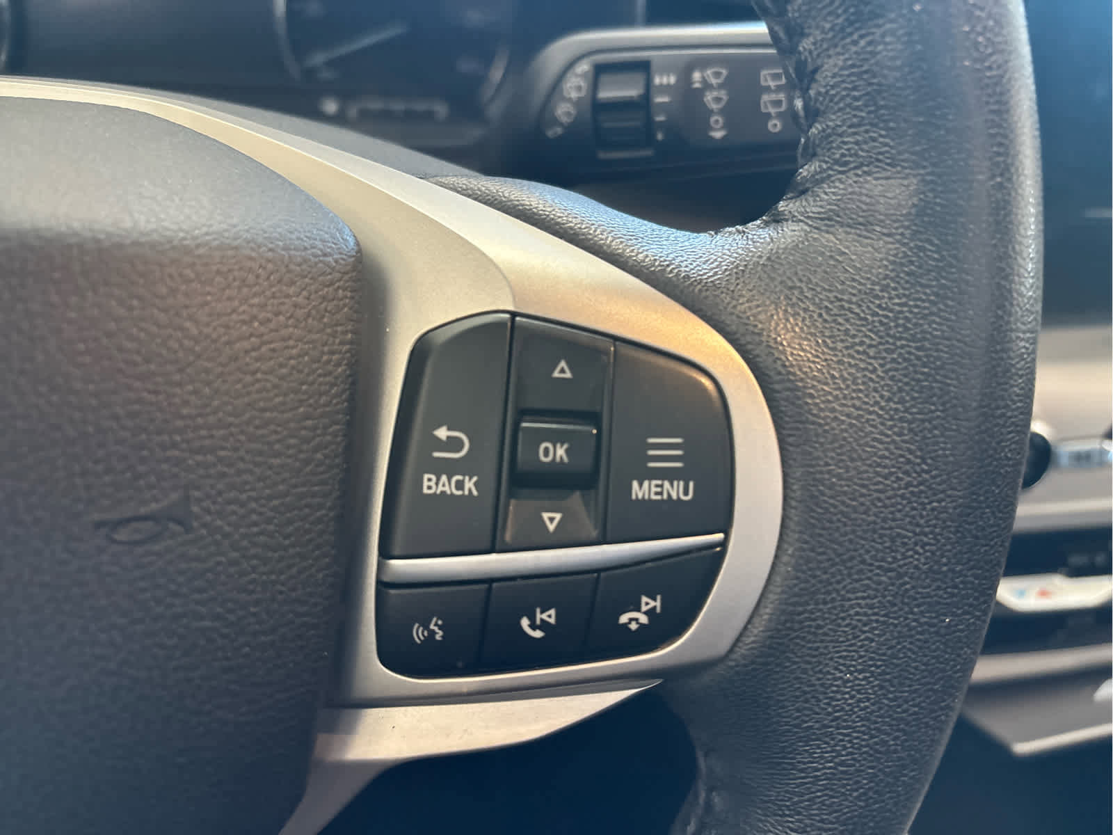 Used 2021 Ford Explorer XLT w/ Equipment Group 202A AWD/4WD image 12