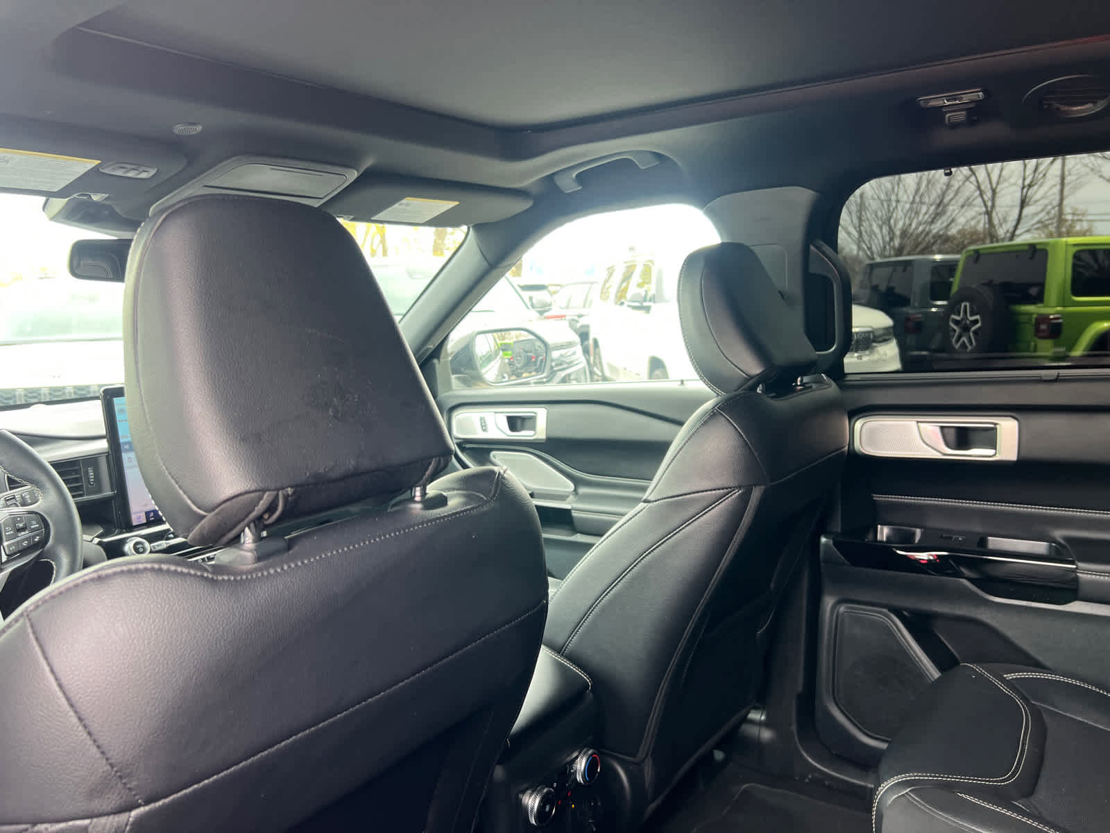 Used 2023 Ford Explorer ST w/ Equipment Group 401A AWD/4WD image 31
