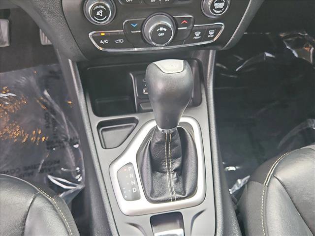 Used 2018 Jeep Cherokee Latitude Plus image 12