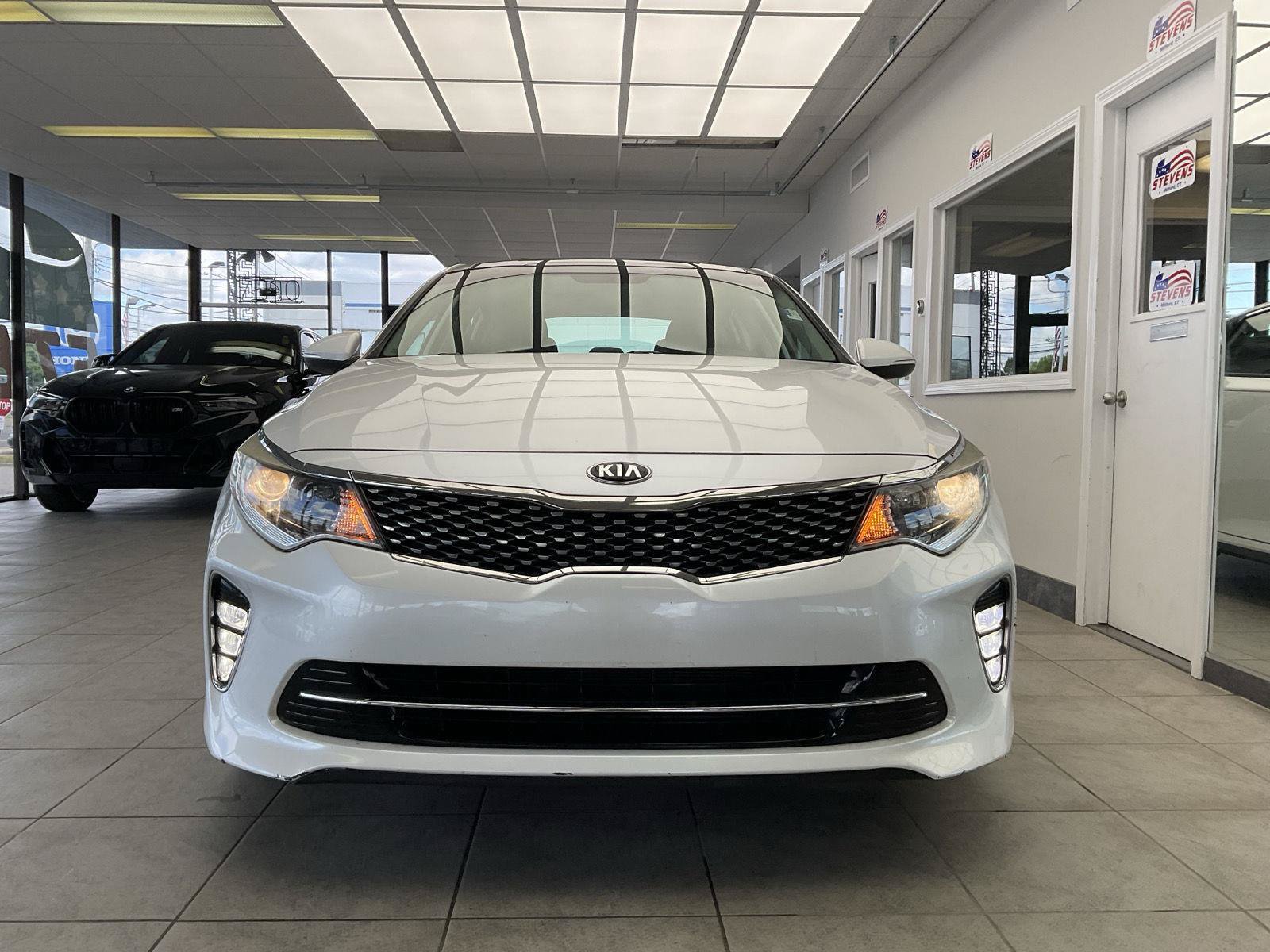 Used 2018 Kia Optima S w/ Pano Sport Package FWD image 2