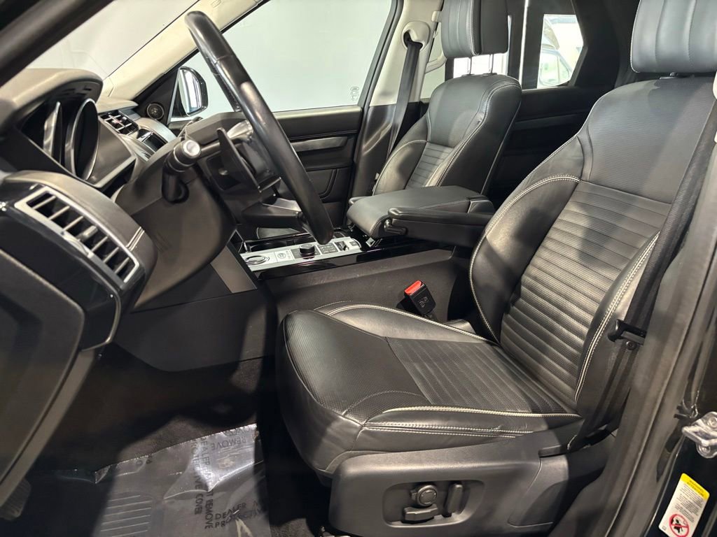 Used 2017 Land Rover Discovery First Edition AWD/4WD image 11