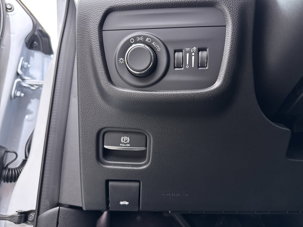 New 2025 Jeep Grand Cherokee Altitude image 29