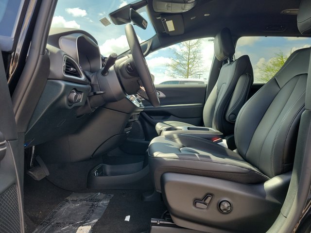 New 2026 Chrysler Voyager LX FWD image 13