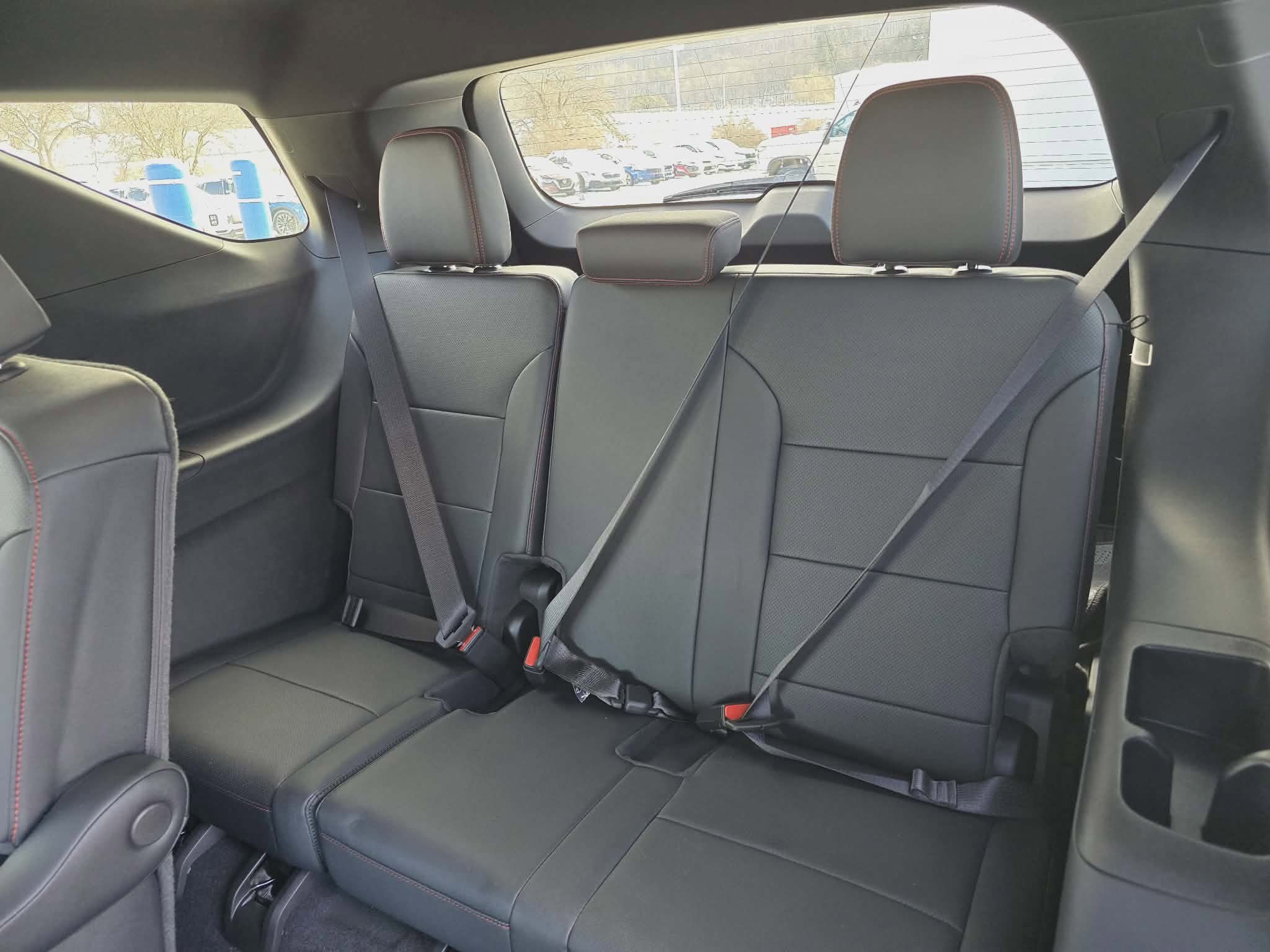 Used 2024 Chevrolet Traverse Z71 image 13