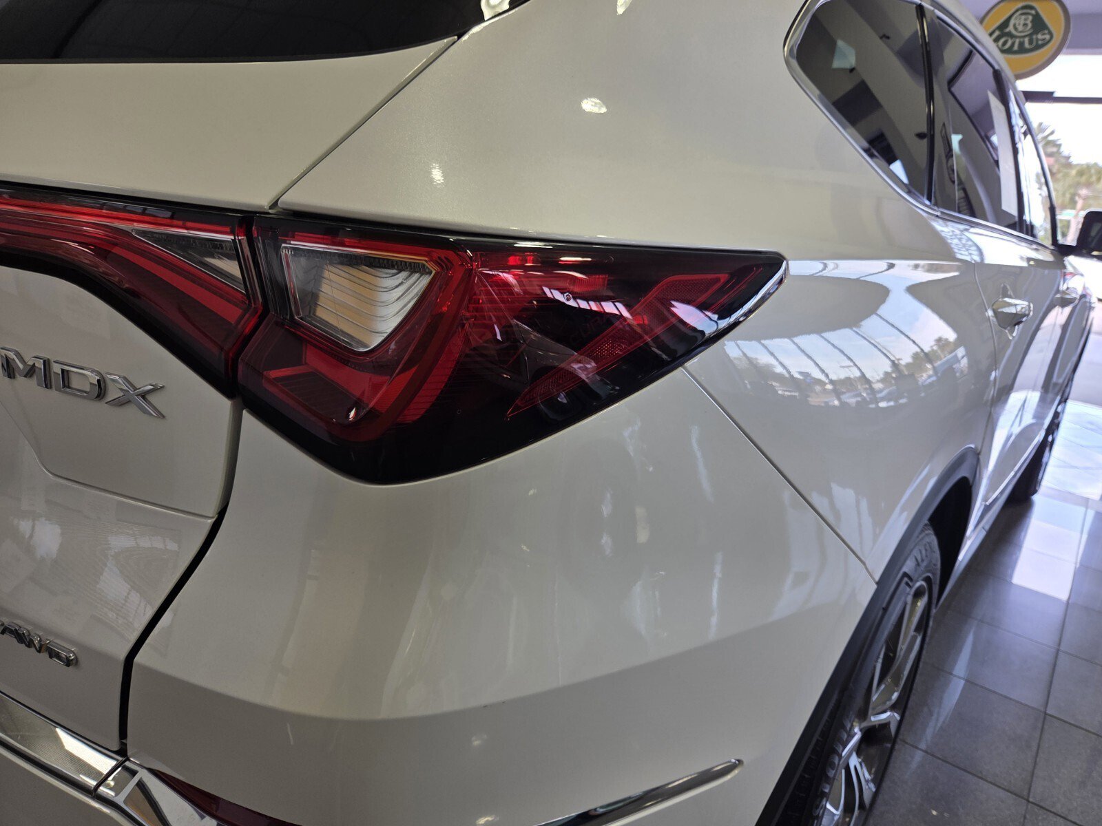 Used 2024 Acura MDX SH-AWD w/ Technology Package image 18