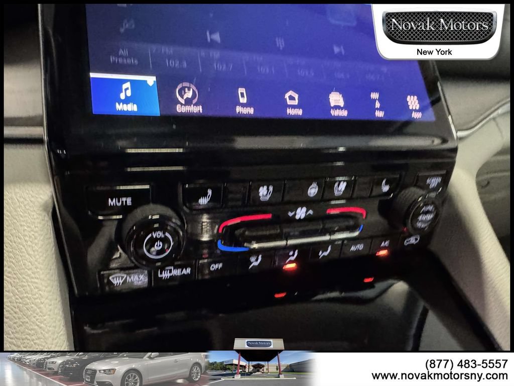 Used 2023 Jeep Grand Cherokee Overland AWD/4WD image 23