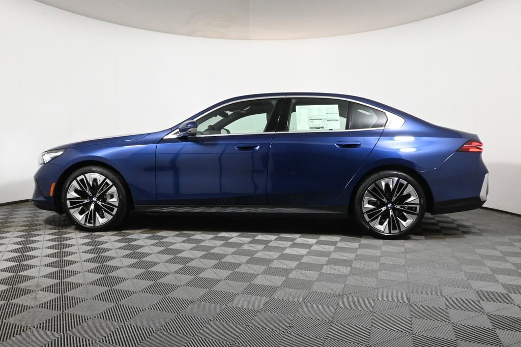 Used 2026 BMW 530i xDrive w/ Premium Package image 2