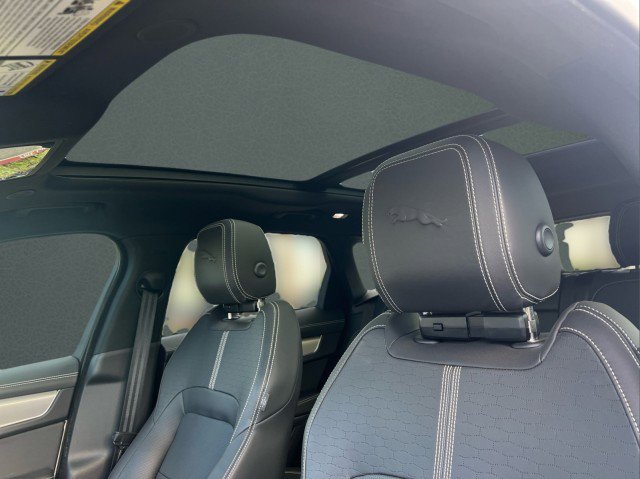 Certified 2025 Jaguar F-PACE R-Dynamic S image 15