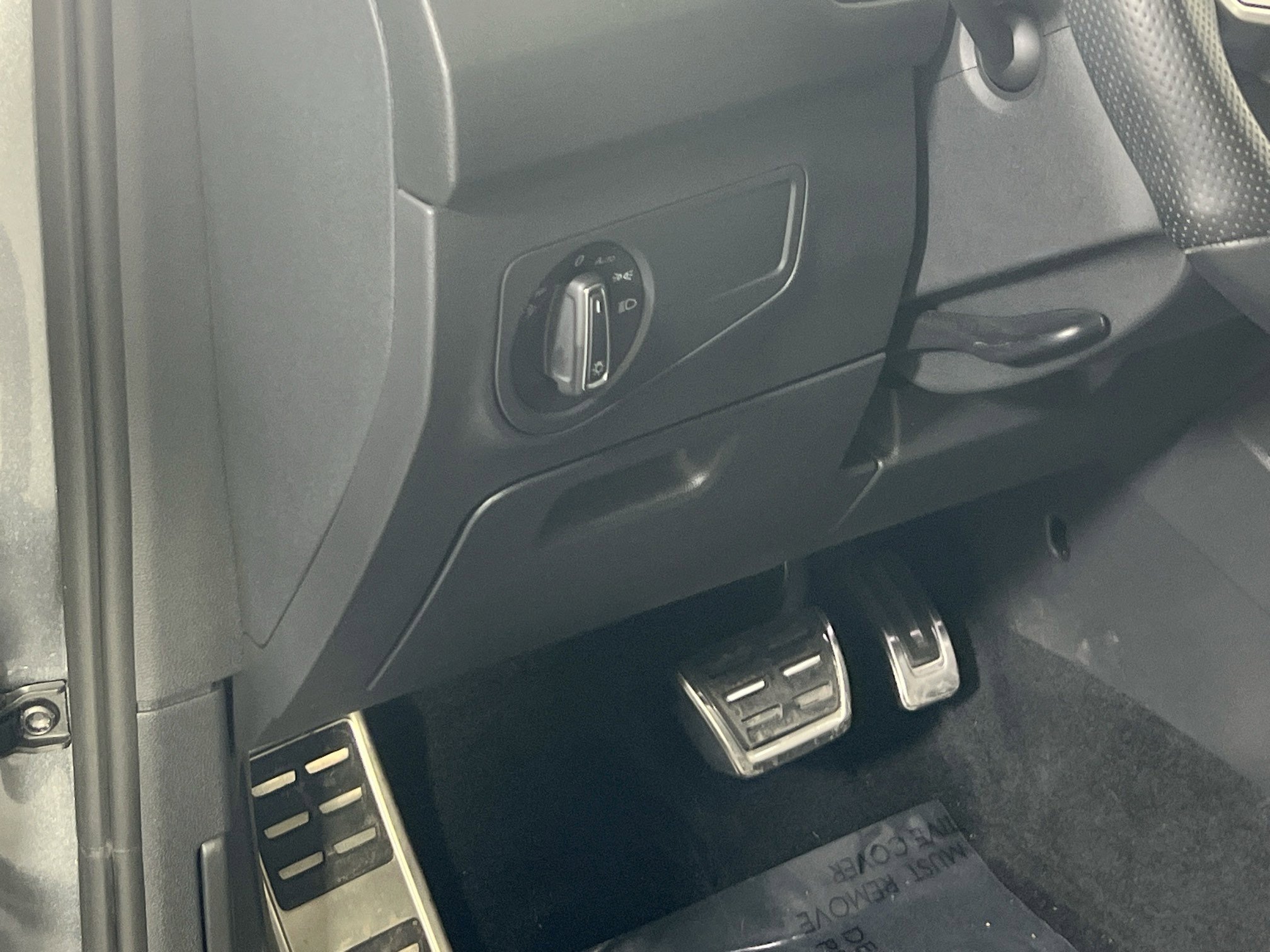 Used 2022 Volkswagen Tiguan SEL R-Line image 10