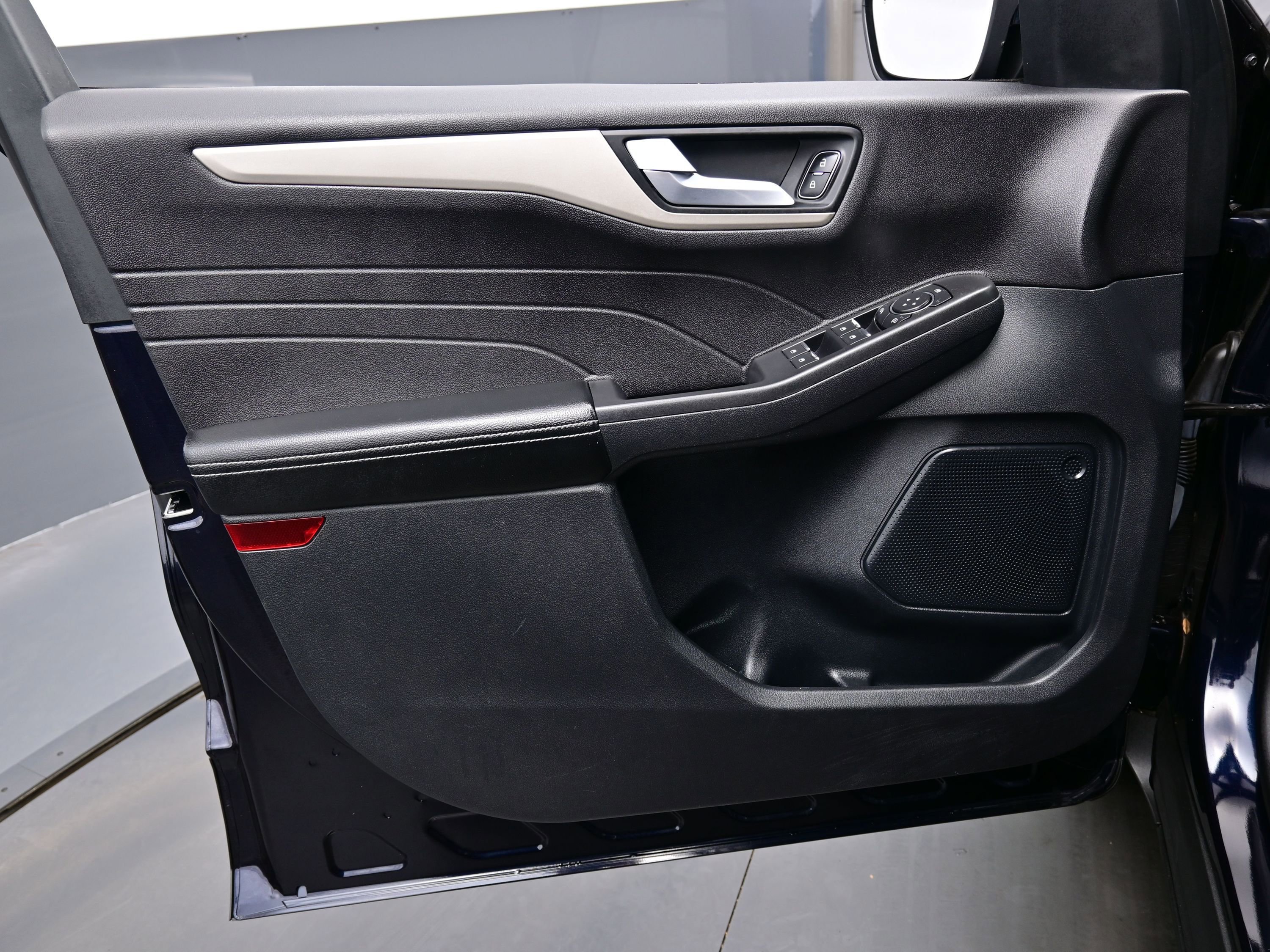 Used 2021 Ford Escape SEL image 10