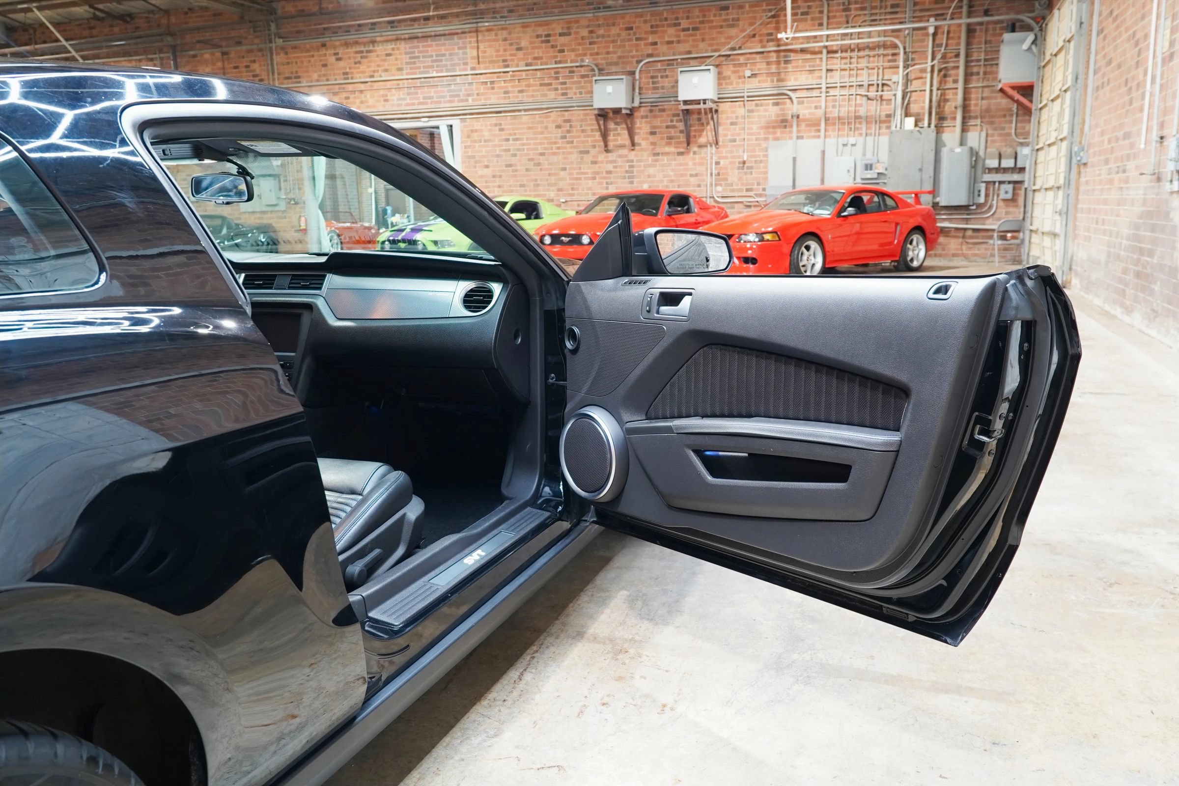 Used 2010 Ford Mustang Shelby GT500 RWD image 45