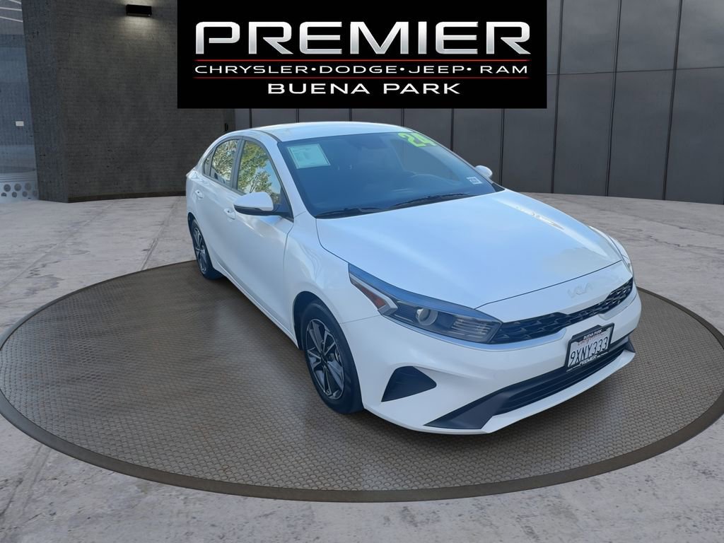 Used 2024 Kia Forte LXS w/ LXS Technology Package image 2