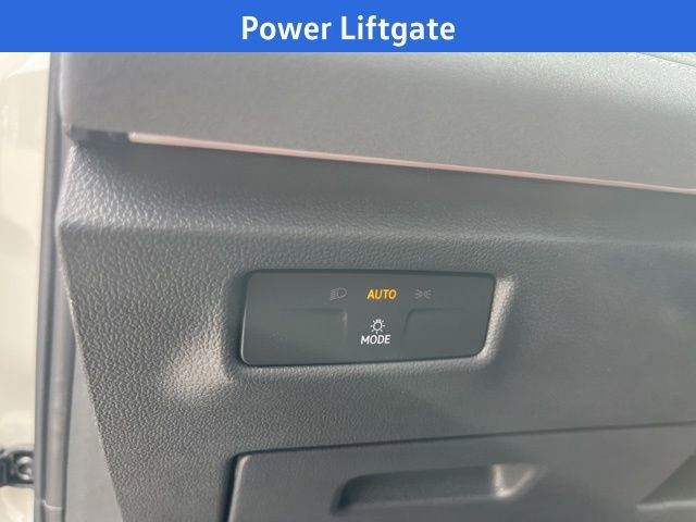 New 2026 Volkswagen Tiguan SE R-Line image 9