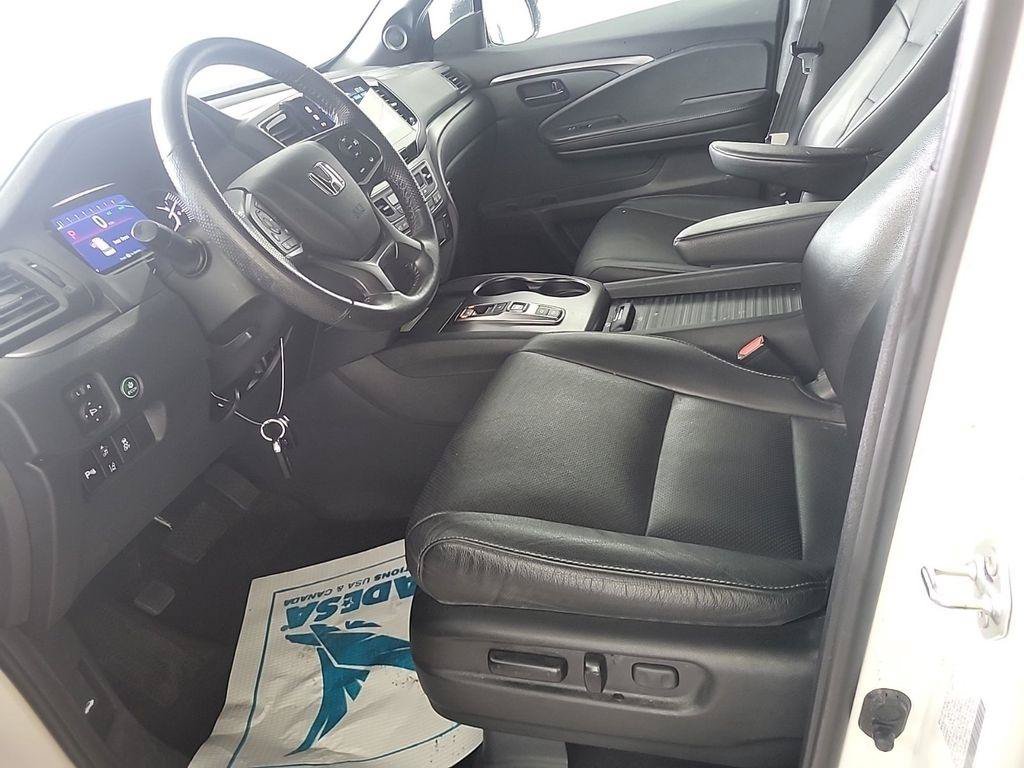 Used 2023 Honda Passport EX-L image 9