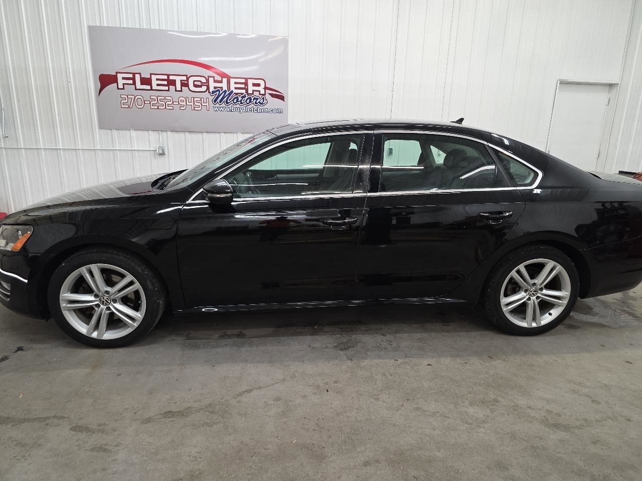 Used 2012 Volkswagen Passat 3.6 SE image 6