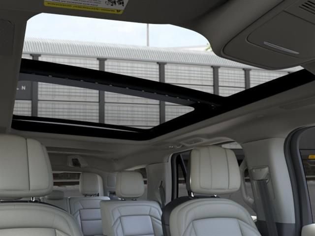 New 2026 Lincoln Navigator Reserve w/ Jet Appearance Package AWD/4WD image 22
