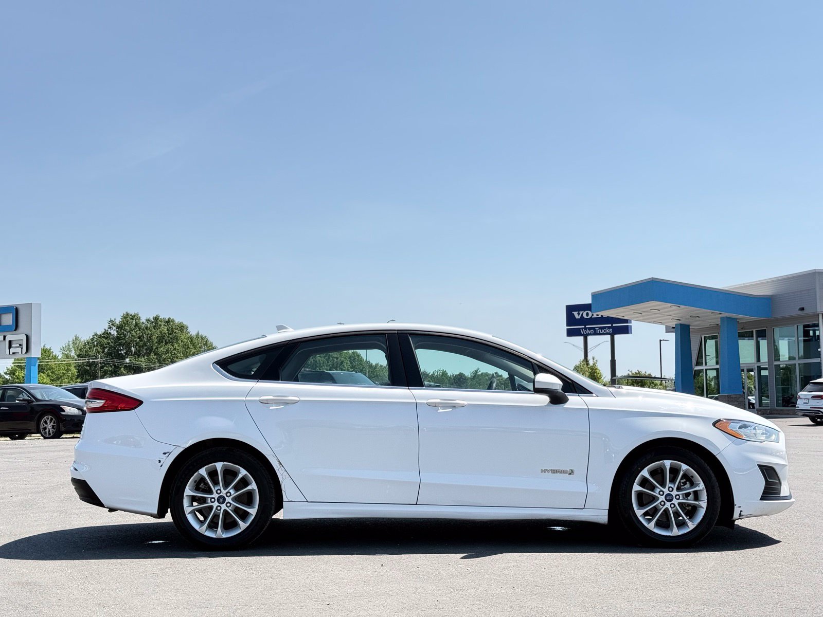 Used 2019 Ford Fusion SE FWD image 5
