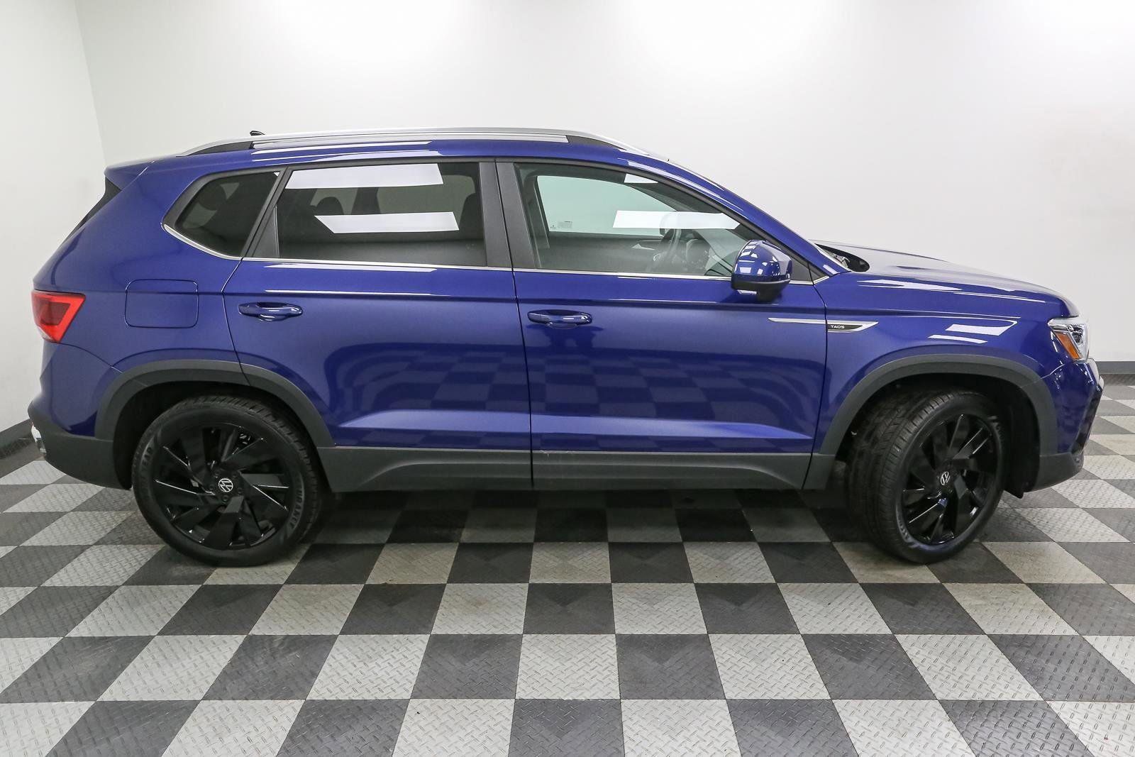 Certified 2024 Volkswagen Taos SEL image 9