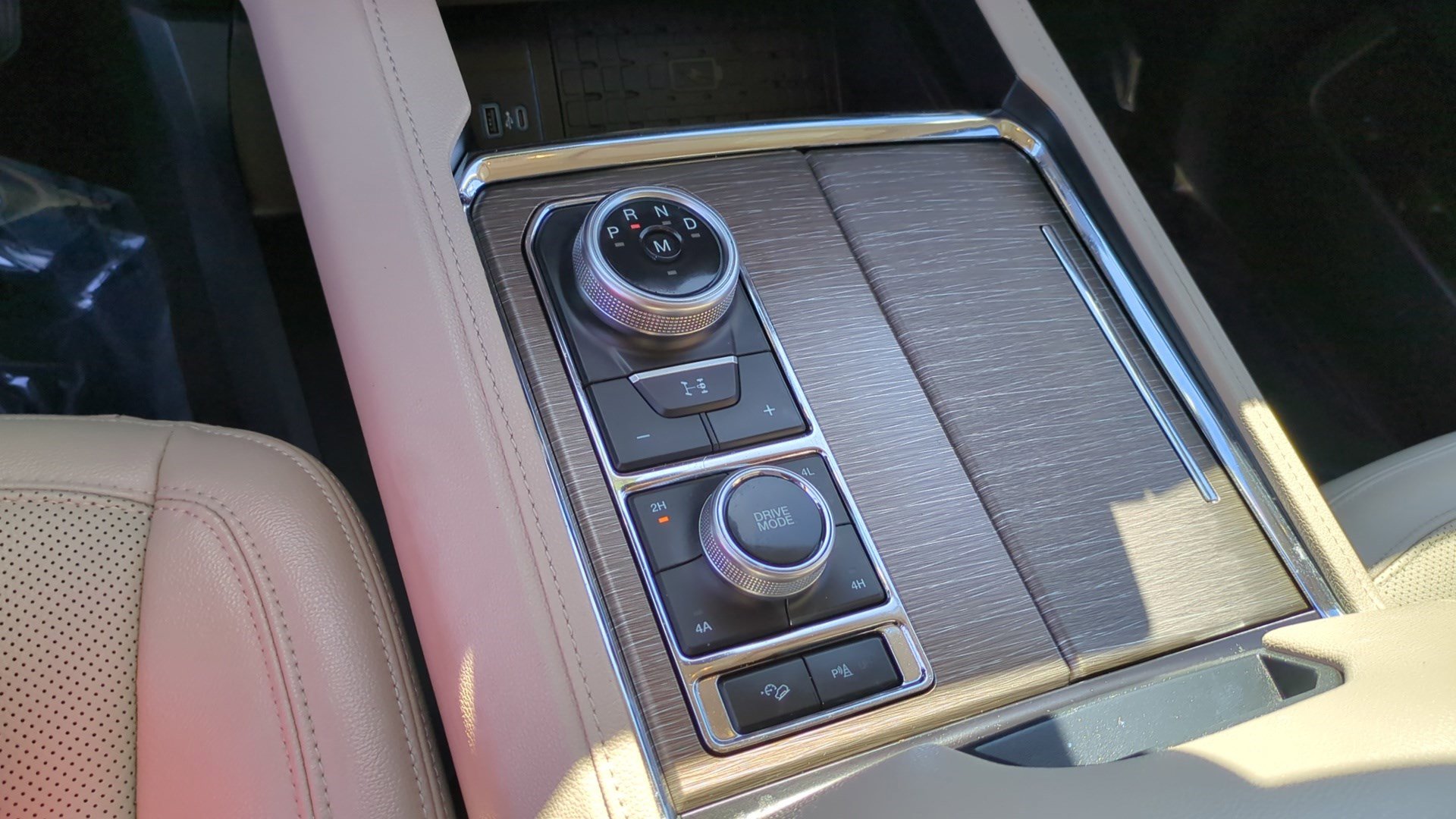 Used 2022 Ford Expedition Max Limited image 26