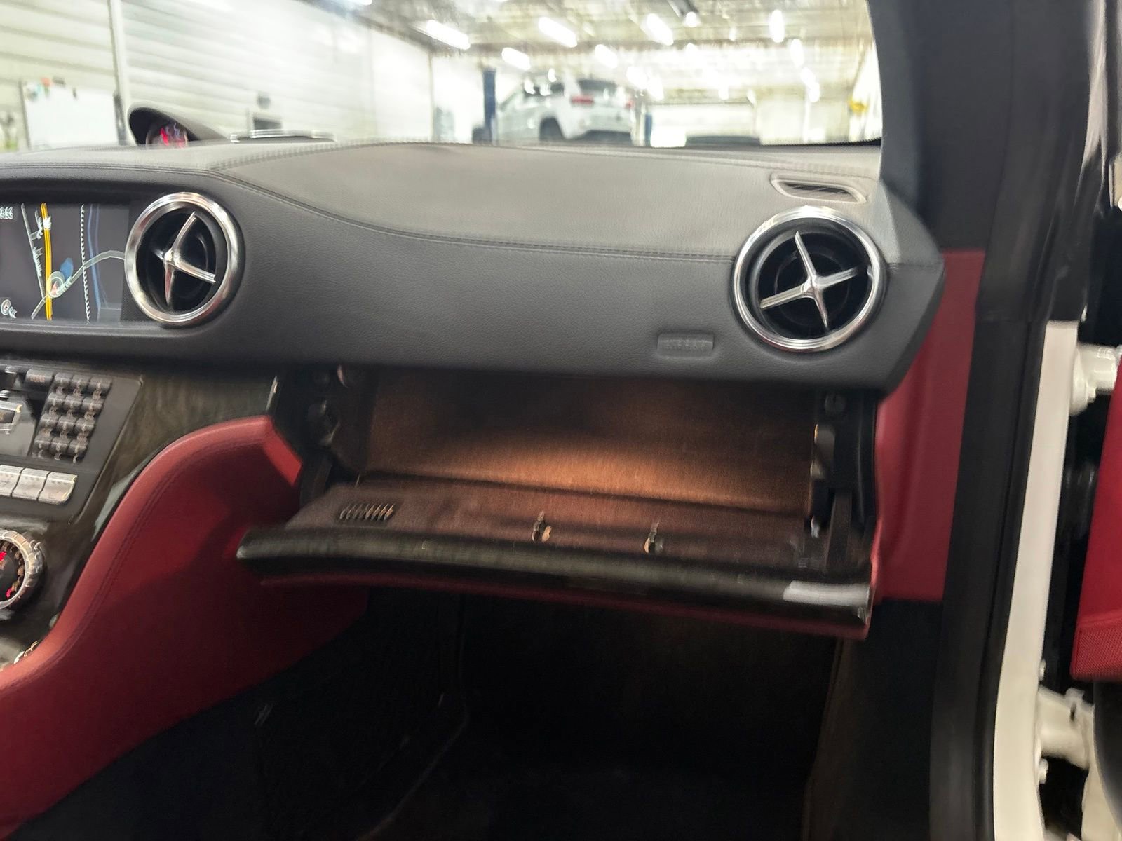 Used 2014 Mercedes-Benz SL 550 image 33