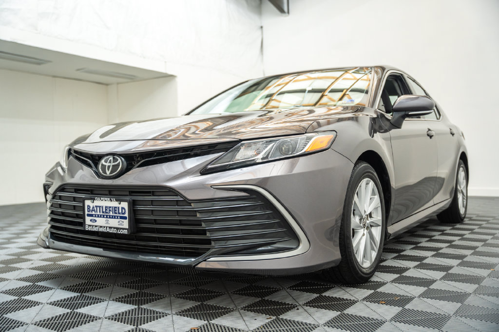 Certified 2023 Toyota Camry LE FWD image 3