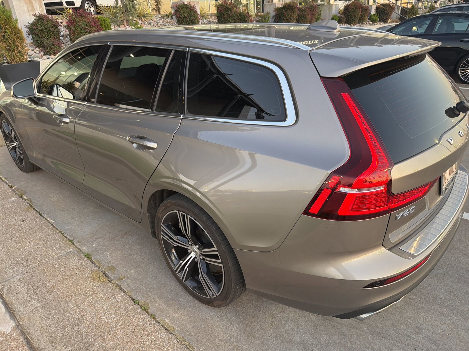 Used 2020 Volvo V60 T5 Inscription w/ Protection Package Premier image 7