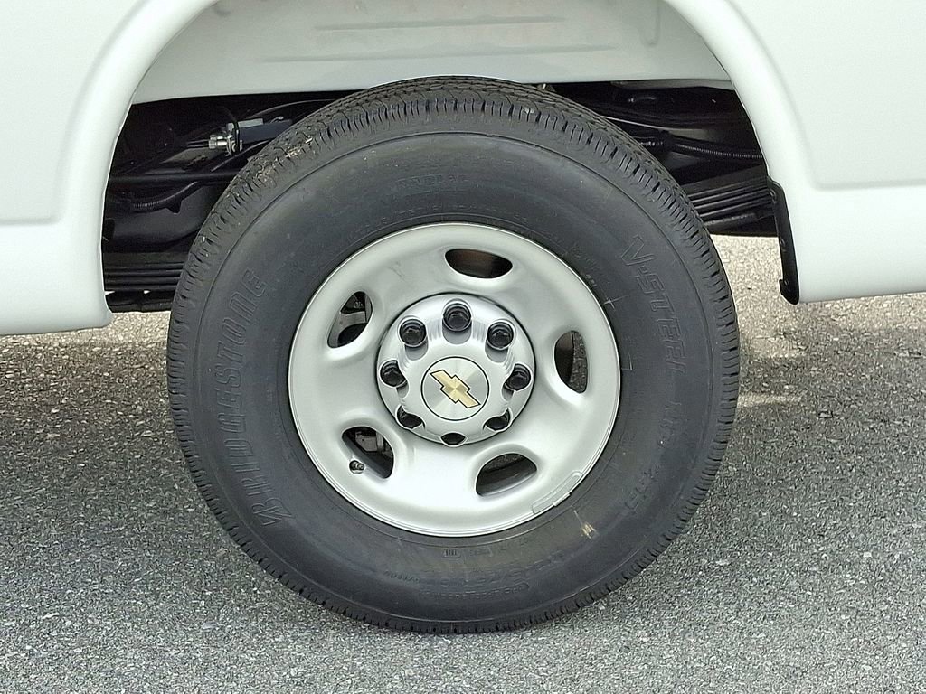 New 2025 Chevrolet Express 3500 w/ Driver Convenience Package image 7