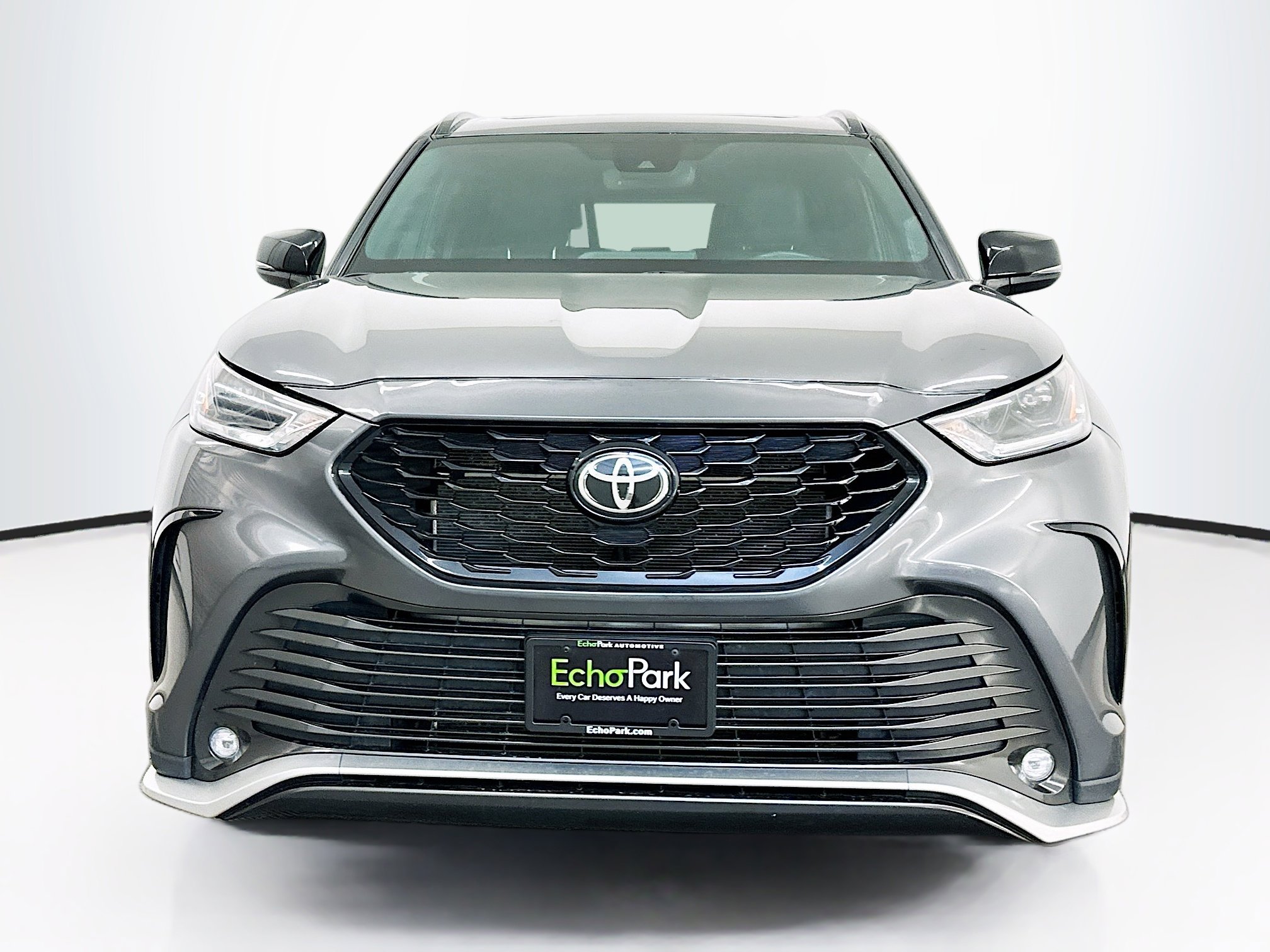 Used 2024 Toyota Highlander XSE image 2